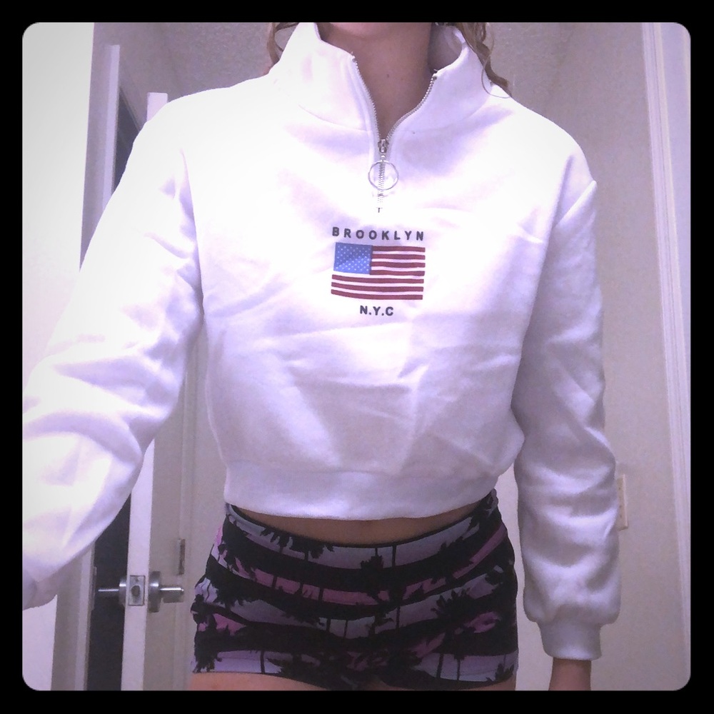 Crop pull over! Medium, worn once or twice
